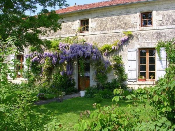 La Ferme De Magnantru Bed and Breakfast Perigne Exteriör bild
